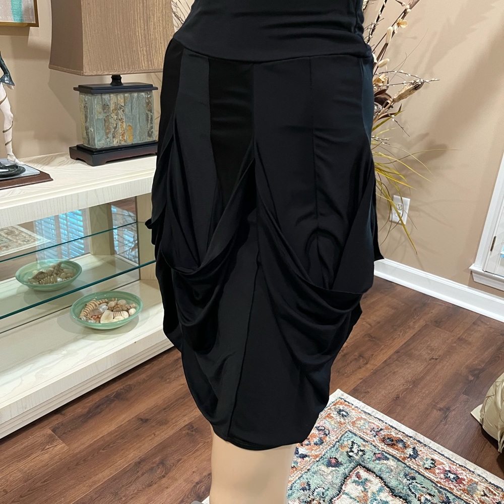 UNIQUE, ECLECTIC & SO SEXY BLACK LITTLE SKIRT IN EXCELLENT CONDITION